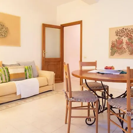 Casa Holmann Apartman Olbia